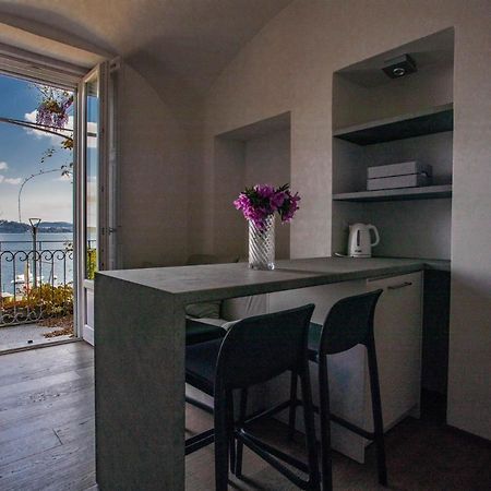Apartamento La Dimora Del Glicine 2 Belgirate Exterior foto
